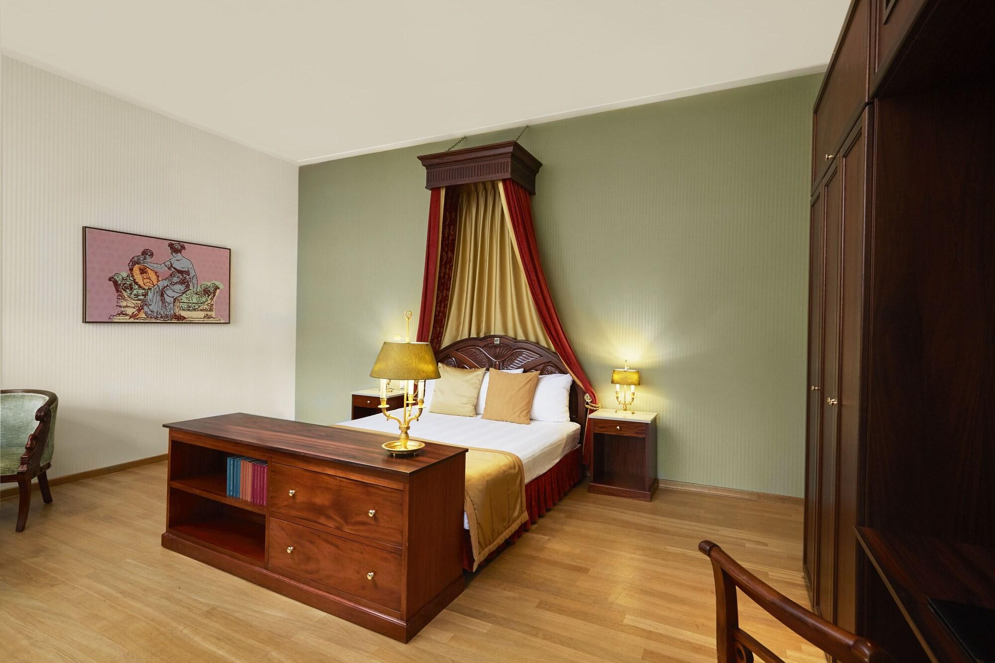 Grand Karel V Hotel